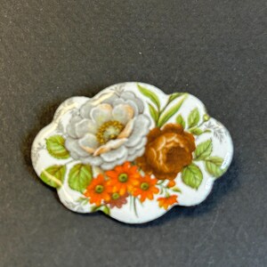 Vintage Enamel flower brooch