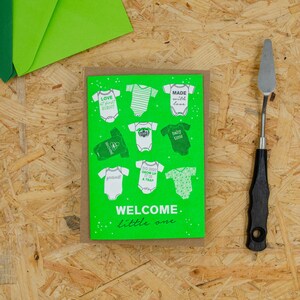 Baby Romper #1700 Carte typographique avec enveloppe