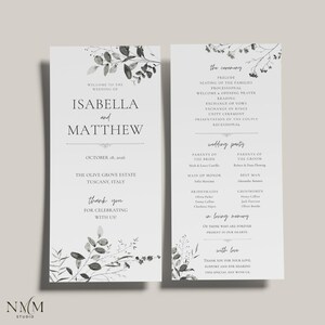 Op de afbeelding: Een dubbelzijdig trouwprogramma gedrukt op wit papier met zwarte tekst en botanische illustraties. De voorzijde toont de namen Isabella en Matthew, de datum 18 oktober 2026 en de locatie. De achterzijde vermeldt de ceremonie en het bruidspaar.