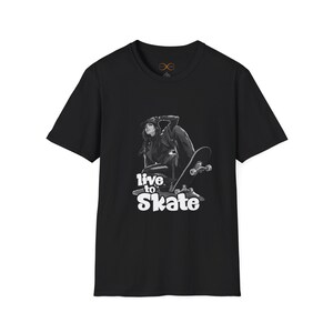 Skateboarder T-Shirt: Unisex Softstyle Skateboarding Tee