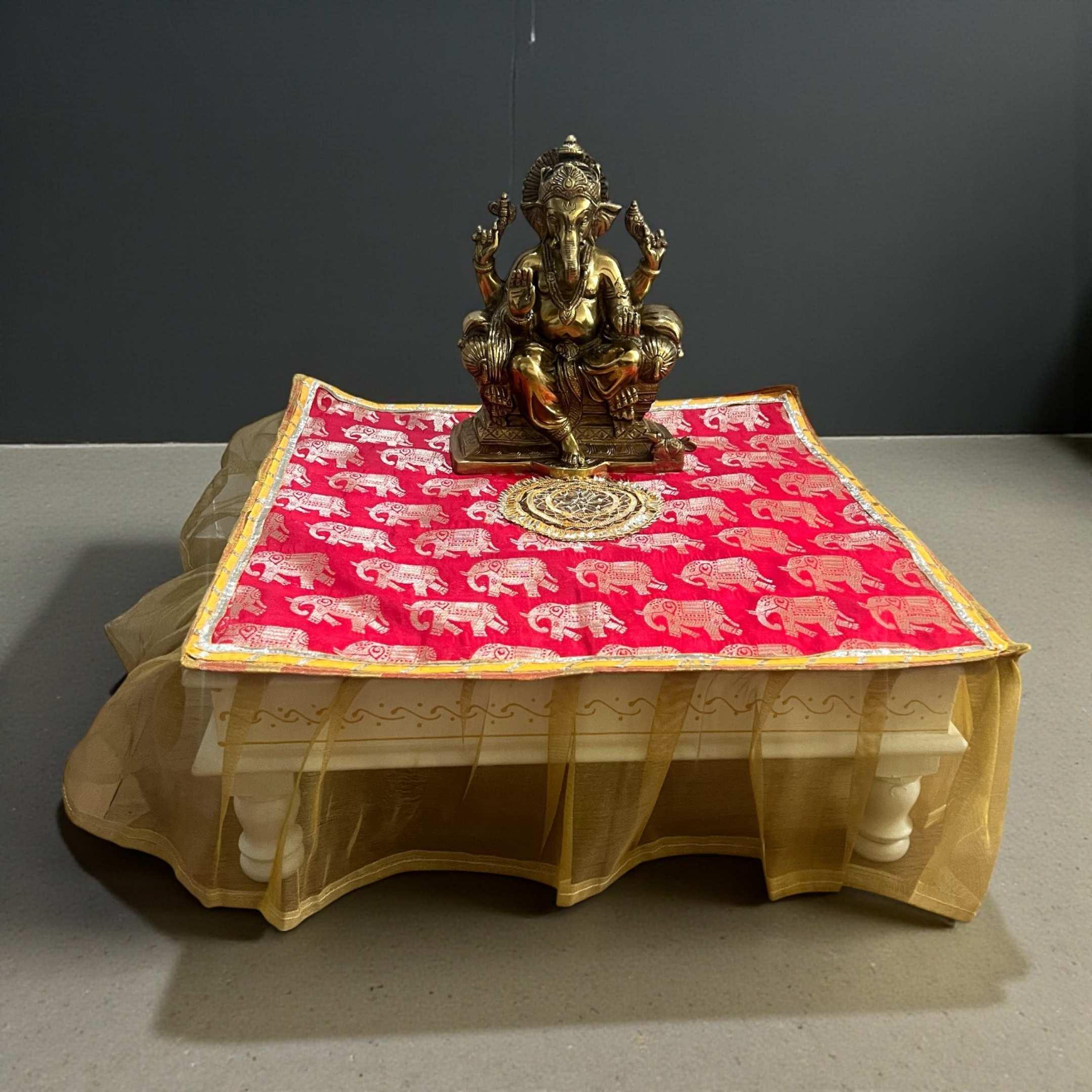Chakki tafel bajot tafel Naga tafel uit India antieke tafel Oosters