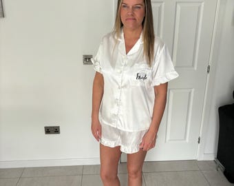 Personalised bride pyjamas, bride wedding pyjama, bride to be pyjamas, future mrs pyjamas, custom bride pyjamas for hen, wedding day pyjamas