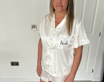 Personalised bride pyjamas, bride wedding pyjama, bride to be pyjamas, future mrs pyjamas, custom bride pyjamas for hen, wedding day pyjamas