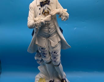 Superb antique porcelain statue of George Washington, 35 cm