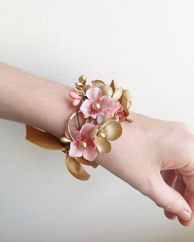 Pink floral theme bangle accessories set Pink floral theme bangle accessories set