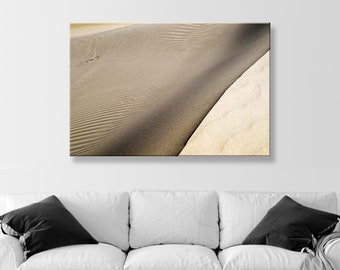 Elegant Wall Decor with Minimalist Desert Landscape on Framed Canvas