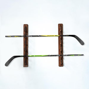 Soporte de palo de hockey de montaje en pared, estante de palo de hockey, soporte de palo de hockey, estante de equipo de hockey, organizador de equipo de hockey, regalo para jugador de hockey
