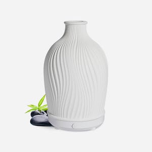 Artistic Anti-Corrosion Oil Diffuser Elegant Essential Oil Humidifier for Aromatherapy and Home Decor [Pre-Sale, Ships in November]