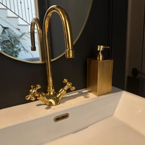 Premium Unlacquered Brass Water Dispenser Faucet - Single Hole, Vintage Style Faucet, Faucet for Vanity, Brass kitchen faucet, Water Tap