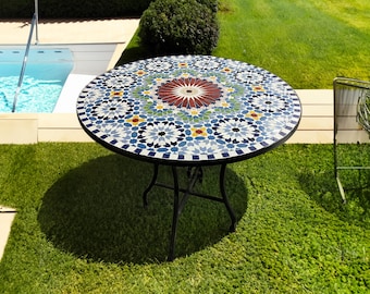 Tavolo da giardino in mosaico marocchino: piastrelle Zellige realizzate a mano, tavolo rotondo da pranzo