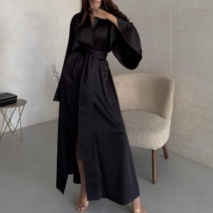Premium-Qualität Satin Robe mit Trompetenärmeln, Hochzeitsmorgen Robe, Seiden Braut Robe, Luxus Morgenmantel, Braut Kimono Robe, lange Robe