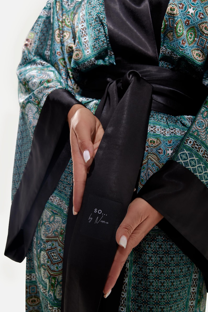 Sophisticated Cosmopolitan Series (Kente Cloth) Long Sleeve Kimono Robe 🌸 main image 1