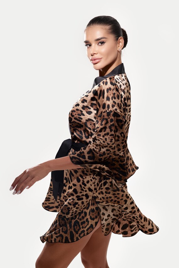 Silk Satin Leopard Kimono, Animal Print Dressing Gown, Holiday Gift for  Her, Women's Lounge Wear, Sexy Short Robe, Honeymoon Robe, Wife Gift - Etsy