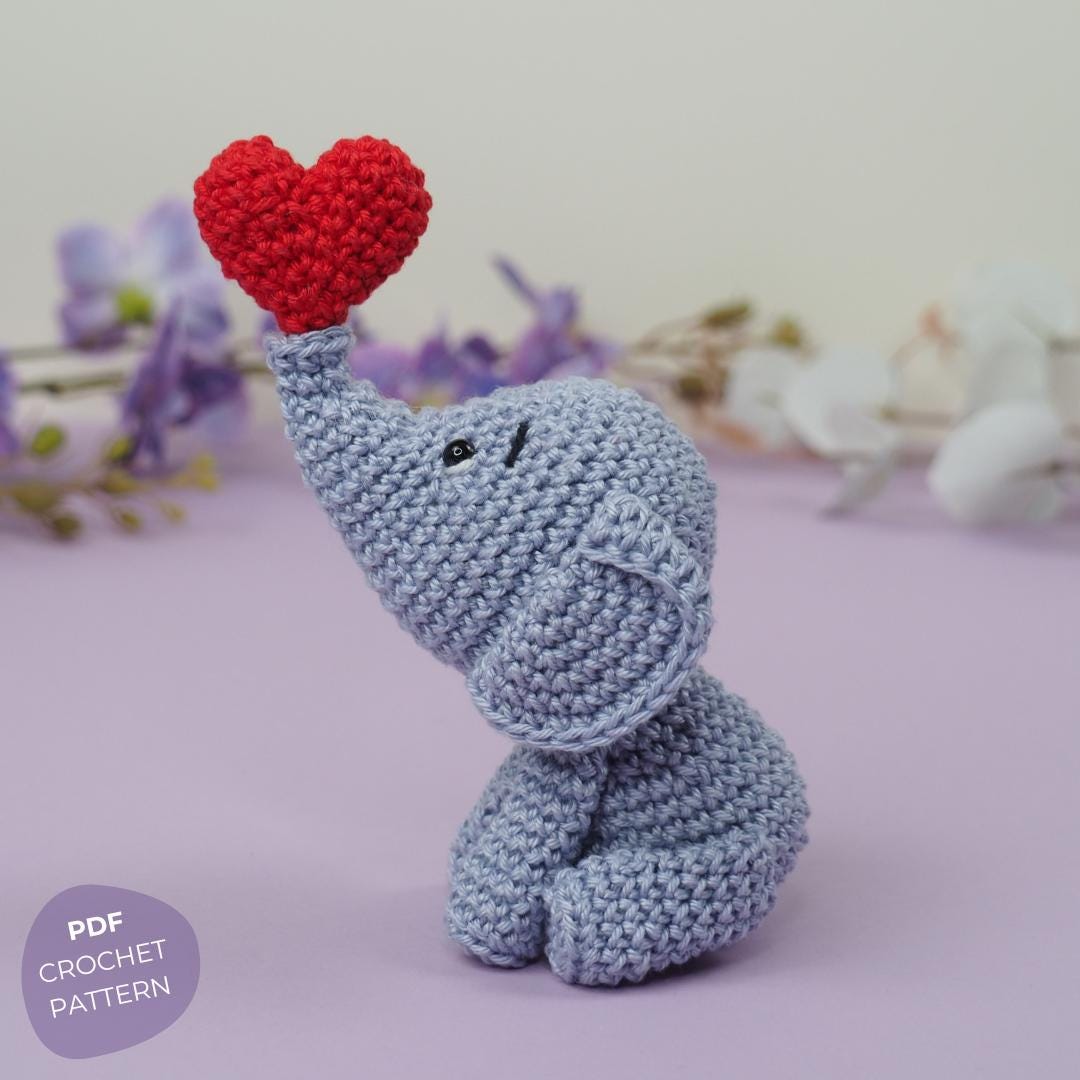 Elli Elephant with a Heart Crochet Pattern, PDF Download, english and german