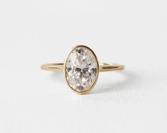Bezel Setting Oval Lab Grown Diamond Ring Custom Size Diamond 2-6 Ct