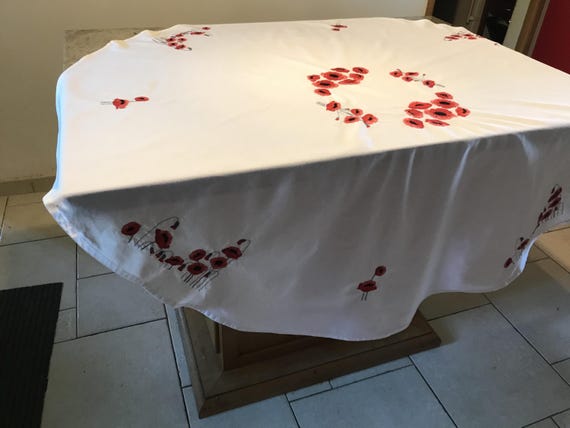 Handmade, round, cotton tablecloth, diameter 150 cm, poppy decoration, delivered with 3 napkins