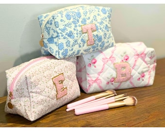 Floral Cosmetic Bag, Bridesmaid Gifts, Personalized Makeup Bag, Toiletry Bag, Bridesmaid Makeup Bag, Monogrammed Bag for Bridesmaid,