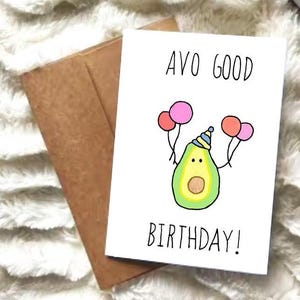 Lustige Geburtstagskarte für Kinder | ‘Avo Geburtstag’ | A2 Karte | Niedliche Avocado-Wortspielkarte | Lustige Geburtstagskarte für Familie | Digital oder Physisch