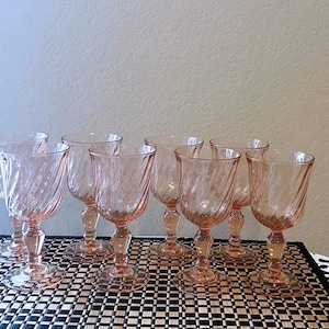 Cristal D&#39;Arques Durand Rosaline Pink Optic Swirl French Arcoroc Tulip Stemmed Pink Depression Cordial Wine Glass Barware