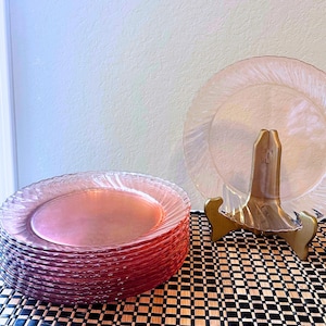 Cristal D&#39;Arques Durand Rosaline Pink Optic Swirl French Arcoroc Tulip Stemmed Pink Depression Glass Dinner Dining Plate Glassware Plates