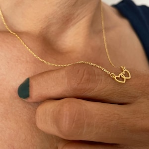 14k Gold Minimalist Interlocked Double Heart Necklace - Dainty Heart Link Necklace - Minimal Layering Heart Necklace - Gift for Mom