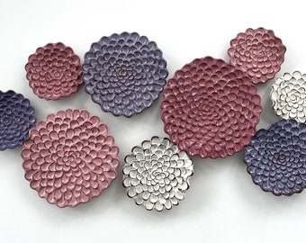 VIOLET BLUSH - Lot de 9 fleurs murales en céramique