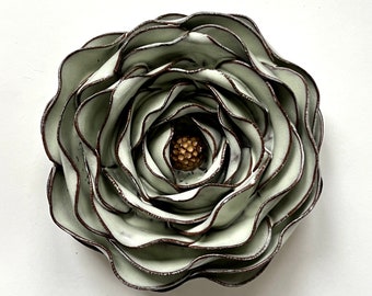 Rose Wall Flower - medium - in cream with ochre center