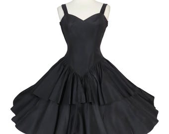 Vintage 80s 50s Black Taffeta Sleeveless Sweetheart Tiered Hi Lo Full Circle Skirt Prom Party Dress XXS XS Extra Small Womens Formal Dance