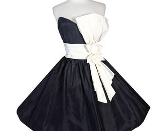 Vintage 80s 50s Black White Taffeta Strapless Full Skirt Prom Party Dress S Small Rosette Origami Bow Avant Garde Womens Swing Dance Formal