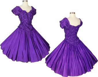 Vintage 80s Purple Crinkle Full Skirt Satin Bows Sequin Prom Party Dress S M Small Medium Cocktail Swing Dance Formal Womens Short Sleeve