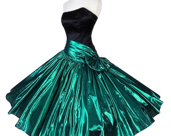 Vintage 80s Strapless Metallic Green Full Circle Skirt Prom Party Dress XS S Extra Small Shiny Lam Foil Avant Garde Best Costume Gown Bow - Etsy Vintage 80s Strapless Metallic Green Full Circle Skirt Prom Party Dress XS S Extra Small Shiny Lam Foil Avant Garde Best Costume Gown Bow - Etsy