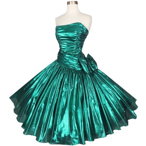 Vintage jaren 80 strapless metallic groene volledige cirkelrok gala feestjurk XS S extra kleine glanzende lamé folie avant-garde beste kostuumjurk strik