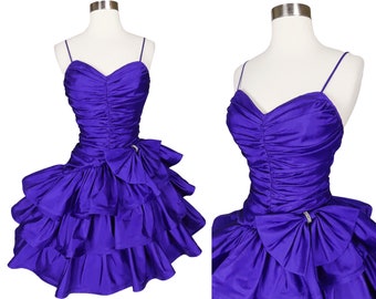 Vintage 80s Purple Ruched Tiered Full Skirt Prom Party Dress XS Extra Small Bow Zum Zum Sleeveless Spaghetti Straps Short Womens Homecoming
