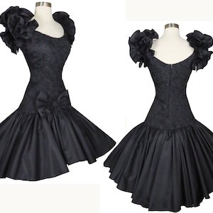 Vintage 80s Black Crinkle Puff Ruffle Sleeve Bow Hi Lo Hem Full Skirt Prom Party Dress XS S Extra Small Womens Formal Avant Garde Cocktail
