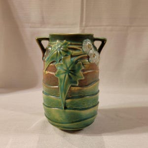 Vintage Roseville Pottery Green Luffa Pattern Vase # 684-6
