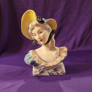 Vintage 1940&#39;s Goldscheider Everlast Corporation Lady Head Bust Wearing Bonnet