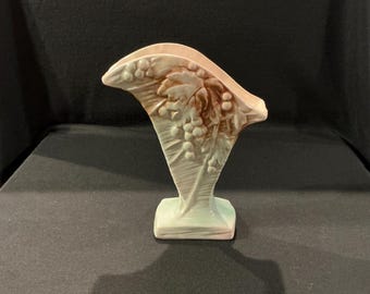 Vintage 1940’s McCoy Pottery Grapevine Fan Vase