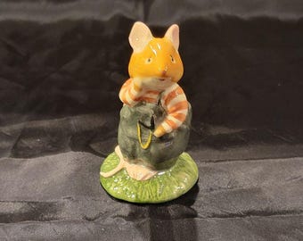 Wilfred Reading - Crystal Paperweight - Brambly Hedge - Etsy