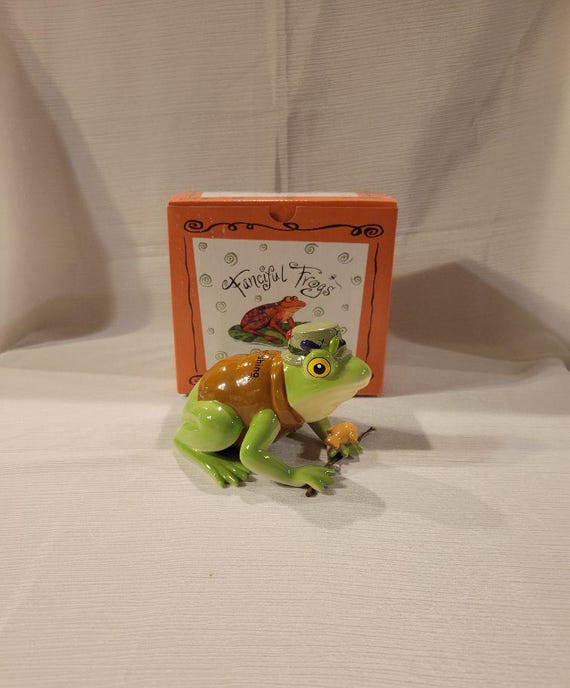 Vintage Westland Giftware Fanciful Frogs Figurine 
