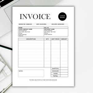 K&ouml;nnte beinhalten: Eine schwarz-wei&szlig;e Rechnungsvorlage mit dem Wort "INVOICE" oben. Die Vorlage enth&auml;lt Abschnitte f&uuml;r Rechnungsnummer, Datum, F&auml;lligkeit, von, an, Beschreibung, Menge, Einzelpreis, Betrag, Zwischensumme, Rabatt, Steuern und Gesamtbetrag. Die Vorlage enth&auml;lt auch einen Abschnitt f&uuml;r Notizen.