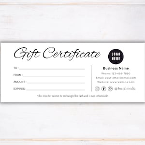 Może przedstawiać: Pusty szablon certyfikatu podarunkowego z tekstem "Gift Certificate" u góry. Szablon zawiera pola dla "Do", "Od", "Kwota" i "Wygasa". Zawiera również miejsce na logo i dane kontaktowe firmy.