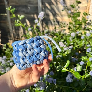 AirPod Case | Crochet Chunky AirPods Case | Carabiner Clasp | Tshirt Yarn | AirPods | Headphone Case | Safe & Protection |  Gift for her