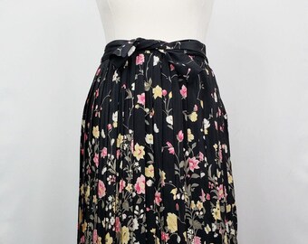 Vintage 90s Skirt Black Floral Pleated Belt Women's Size 22WP Leslie Fay