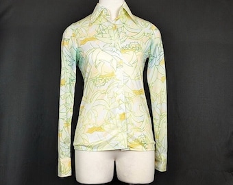 Vintage 70s Blouse White Yellow Green Leaf Print Wide Collar Misses Size XS