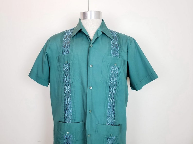 Vintage Shirt Guayabera Green Blue Embroidered Men/'s M 80s