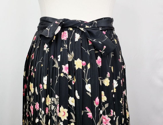 Vintage 90s Skirt Black Floral Pleated Belt Women… - image 2