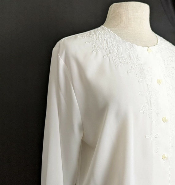 80s Blouse White Scrolled Floral Detail Cottageco… - image 3