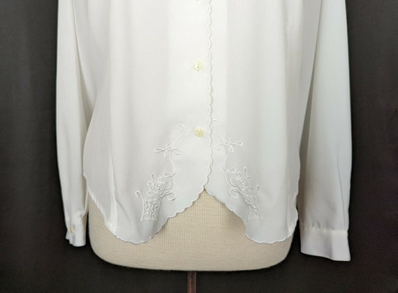 80s Blouse White Scrolled Floral Detail Cottageco… - image 7