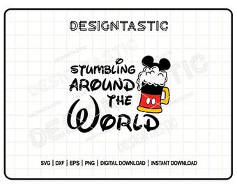 Puede incluir: Diseño gráfico en blanco y negro con una cabeza de Mickey Mouse de dibujos animados con una jarra de cerveza delante. El texto "Stumbling Around the World" está escrito en una fuente estilizada.