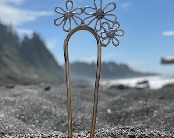 Horquilla de plata de ley con margaritas: accesorio bohemio de latón para el cabello